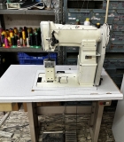 Máquina de coser de columna de triple arrastre, de dos agujas. SEIKO. Máquina de coser de columna de triple arrastre, de dos agujas. SEIKO.